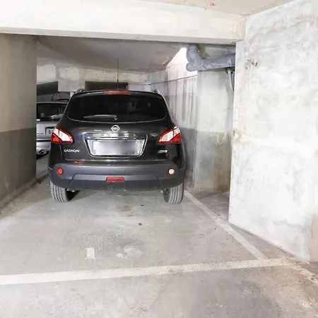 L44 1bdr Flat 10mins Walk To Port/balcon, Parking, Ac