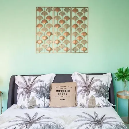 L44 1bdr Flat 10mins Walk To Port/balcon, Parking, Ac *