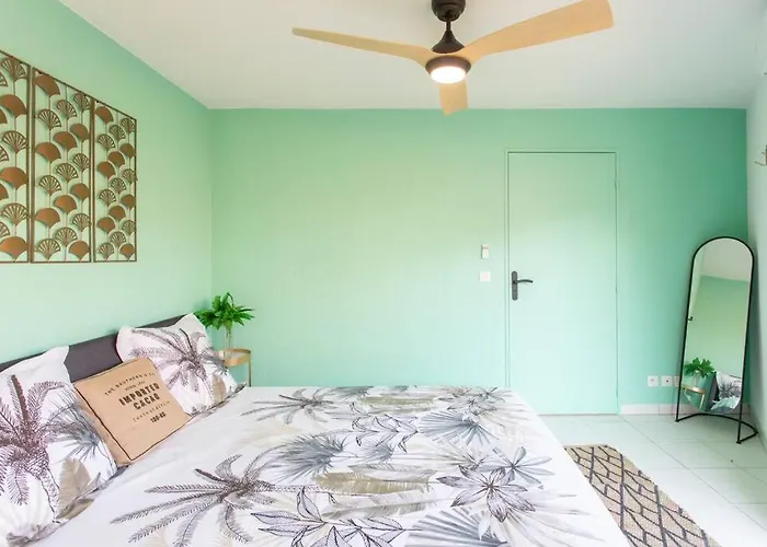 L44 1bdr Flat 10mins Walk To Port/balcon, Parking, Ac * Nice
