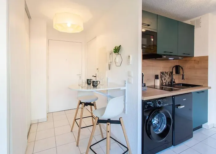 Appartement L44 1bdr Flat 10mins Walk To Port/balcon, Parking, Ac Nice