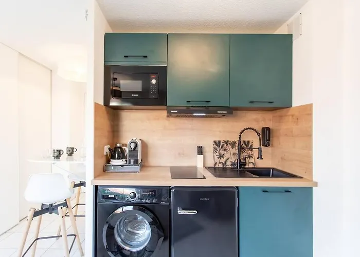 Appartement L44 1bdr Flat 10mins Walk To Port/balcon, Parking, Ac *