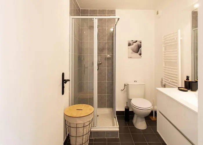 L44 1bdr Flat 10mins Walk To Port/balcon, Parking, Ac Appartement *