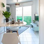 L44 1bdr Flat 10mins Walk To Port/balcon, Parking, Ac Апартаменты