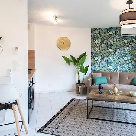 L44 1bdr Flat 10mins Walk To Port/balcon, Parking, Ac 아파트 *