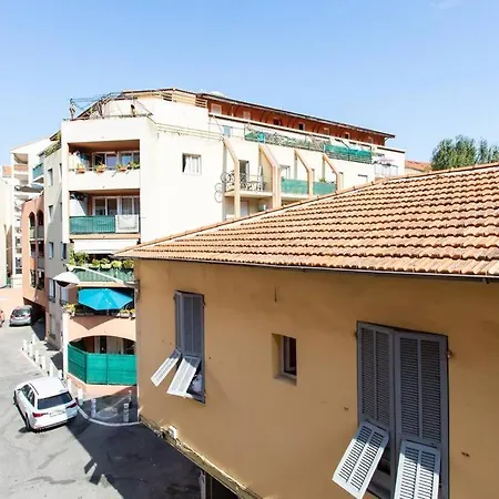 아파트 L44 1bdr Flat 10mins Walk To Port/balcon, Parking, Ac *