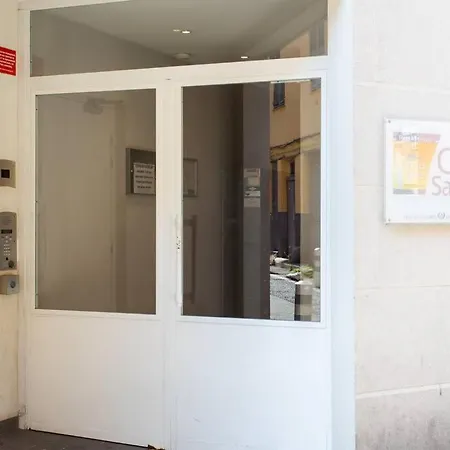 L44 1bdr Flat 10mins Walk To Port/balcon, Parking, Ac * 니스